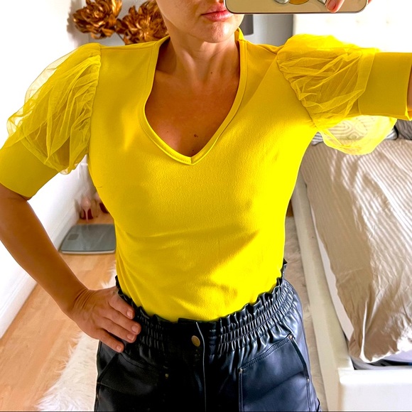 Bright Puff Sleeve Beautiful Top Stretchy Material - Picture 7 of 12